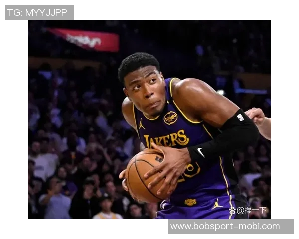 纳兹里德表现惊艳18投11中砍下33分三分球命中率高达60