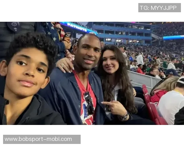 霍福德的妻子：多米尼加首位环球小姐身高188才貌双全令人艳羡